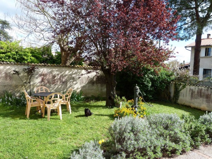 Location de vacances - Appartement à Toulouse - Jardin privatif