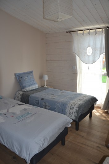 Location de vacances - Gîte à Marsilly - Chambre 1 avec 2 lits simples ou 1 lit double