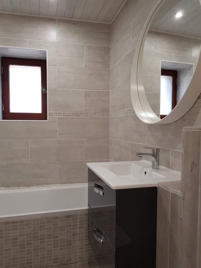 Location de vacances - Appartement à Saint-Montan - Salle de Bain avec baignoire WC