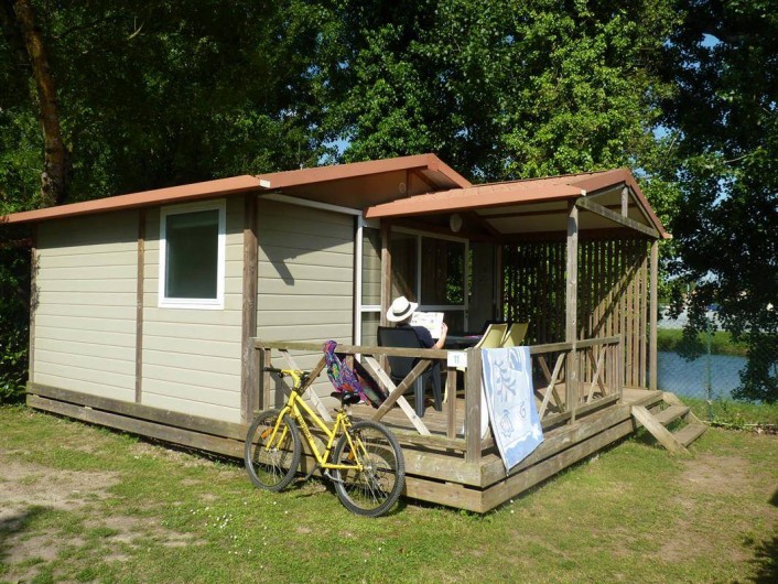 Location de vacances - Camping à Surgères - Chalet Némo, 4 pers. 2 chambres