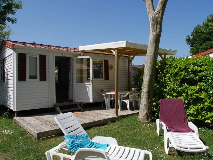 Location de vacances - Camping à Surgères - Mobil home Vénus, 4 pers. 2 chambres