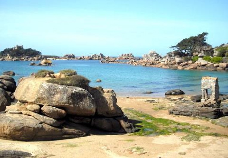 Location de vacances - Gîte à Perros-Guirec - plage de St guirec à 100m du gîte des pêcheurs tiploum