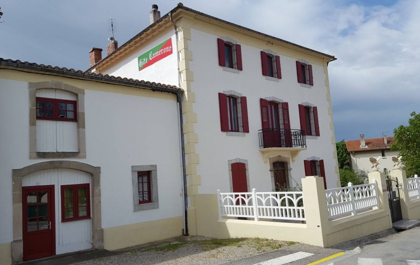 Location de vacances - Appartement à Pomas - devant du gite
