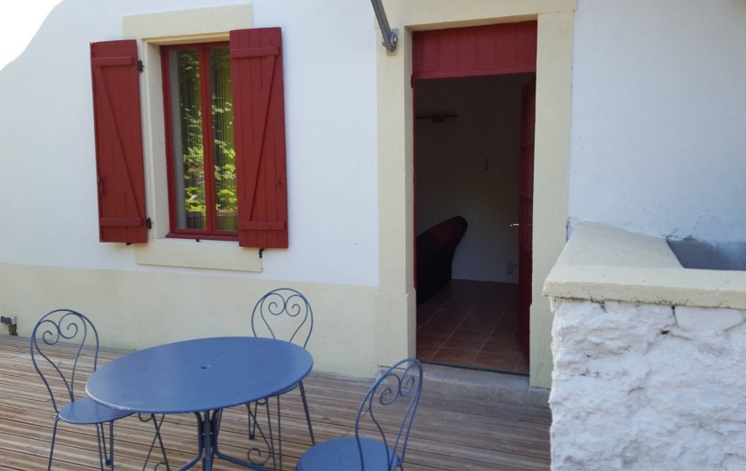 Location de vacances - Appartement à Pomas - Entrée de derrière directement accès a la terrasse et au jardin