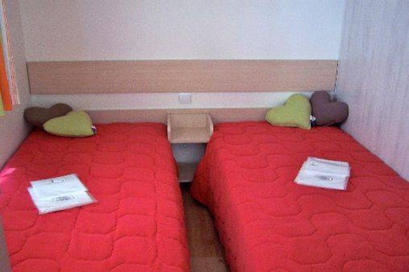 Location de vacances - Bungalow - Mobilhome à Saint-Denis-d'Oléron - chambre 2 avec lit séparé pour enfants ou adultes