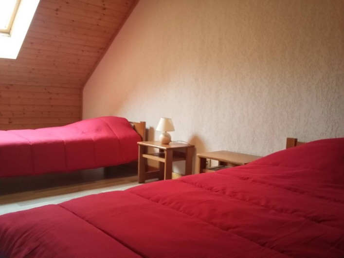 Location de vacances - Chalet à Lescheraines - chambre 1 étage