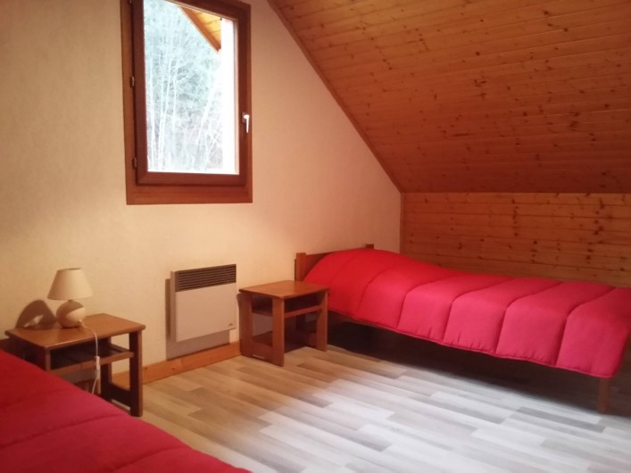 Location de vacances - Chalet à Lescheraines - chambre 2 étage