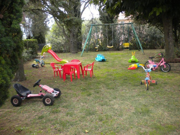 Location de vacances - Villa à Saint-Paulet-de-Caisson - Aire de jeux enfants