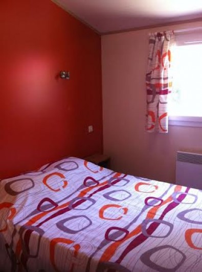 Location de vacances - Chalet à Parentis-en-Born - chambre 1