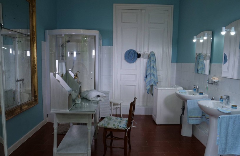 Location de vacances - Maison - Villa à Bessan - Large and luminous Bath room