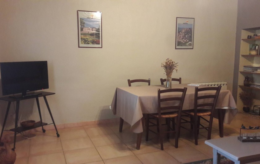 Location de vacances - Gîte à Lisle-sur-Tarn - salon-salle a manger