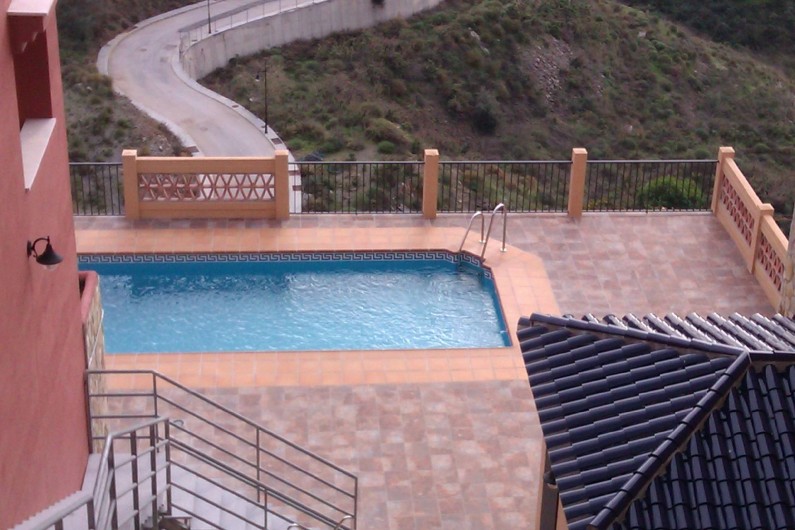 Location de vacances - Maison - Villa à Torrox Costa - Piscine commune près de la maison.