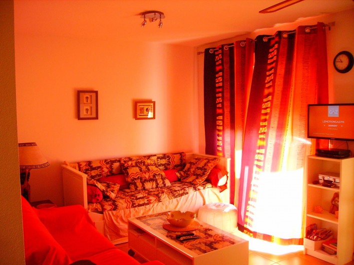 Location de vacances - Maison - Villa à Torrox Costa - Salon avec accès sur le balcon