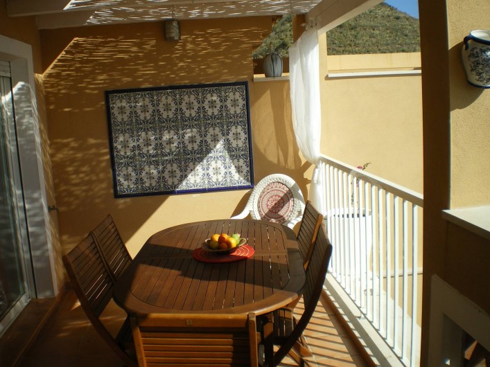 Location de vacances - Maison - Villa à Torrox Costa - Balcon avec table possibilité 9 personnes.