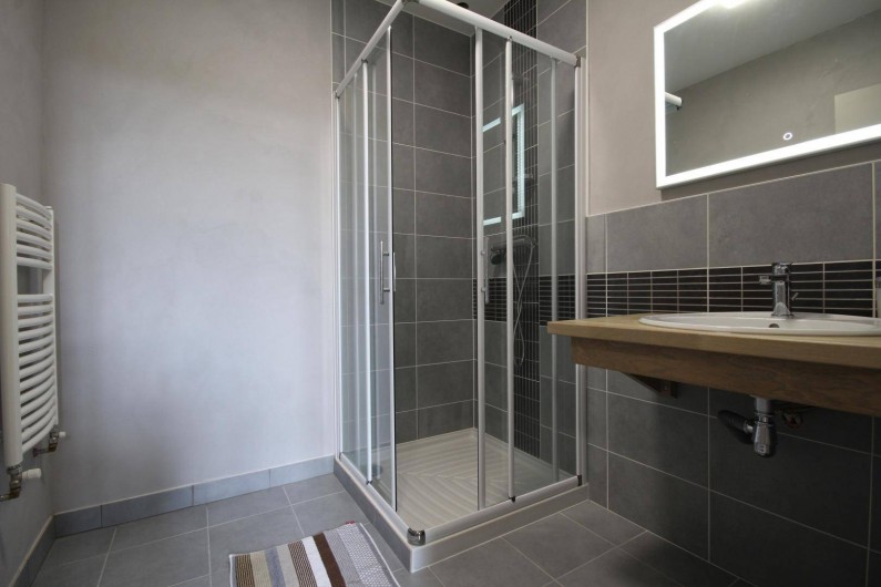 Location de vacances - Gîte à Châtillon-en-Bazois - SDB chambre 2