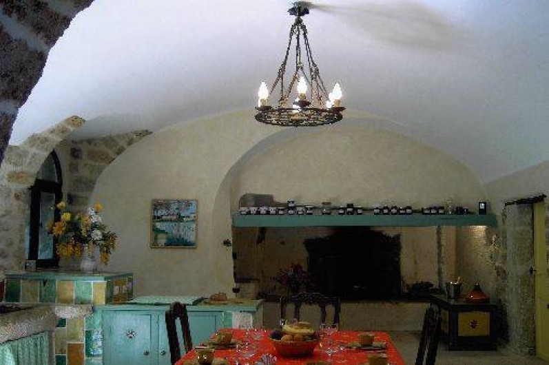 Location de vacances - Chambre d'hôtes à Fabrègues - Cuisine de la Commanderie.