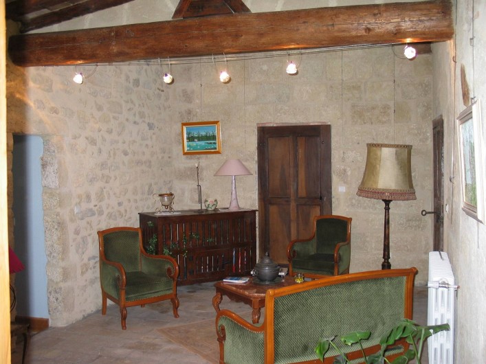 Location de vacances - Chambre d'hôtes à Fabrègues - Salon  entre les chambres du Soulier à Clous et de l'Héritage du Chat.