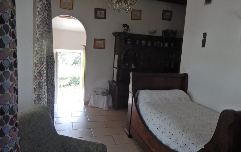 Location de vacances - Gîte à Meyras - du petit salon vue sur l'extérieur