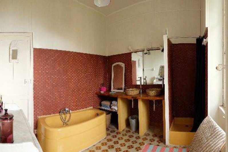 Location de vacances - Villa à Canari - grande salle de bains RDC