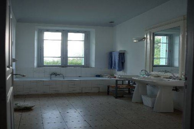 Location de vacances - Villa à Canari - salle de bains 1er étage