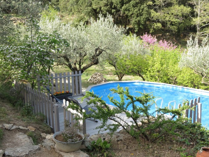Location de vacances - Villa à Nyons - piscine  7.3x3.7m,encastrée dans un plancher bois, et au niveau d'une restanque