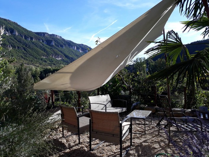 Location de vacances - Gîte à La Cresse - Un coin de la terrasse