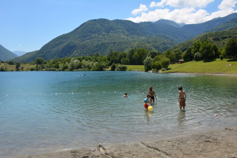 Location de vacances - Chalet à Saint-Georges-d'Hurtières - Lac de baignade à 5 minutes