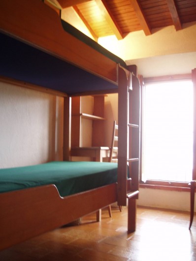 Location de vacances - Villa à La Spezia - La premiere chambre avec lits superposes
