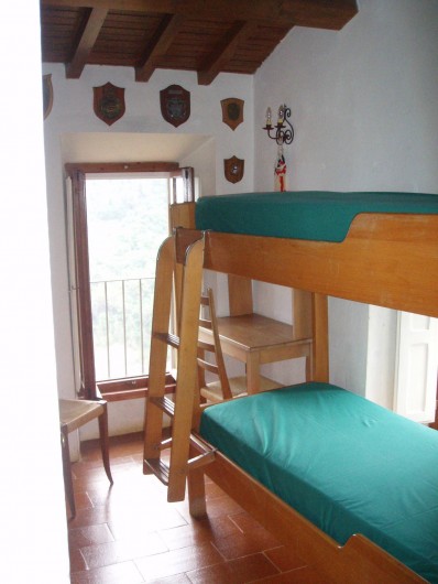 Location de vacances - Villa à La Spezia - La deuxième chambre avec lits superposes