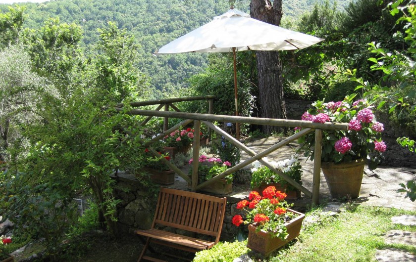 Location de vacances - Villa à La Spezia - Une de terrase du jardin