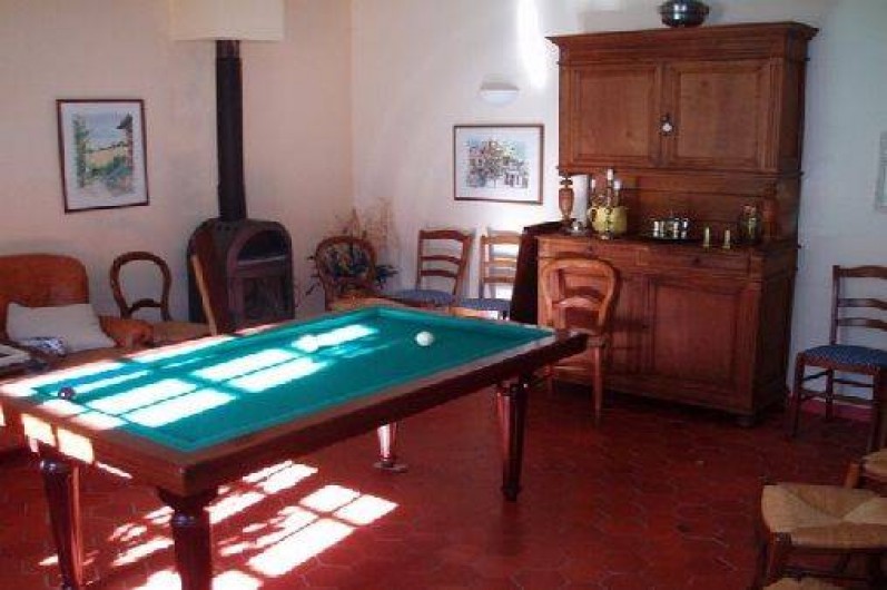 Location de vacances - Gîte à Vieussan - salle de billard avec piano du gîte de groupe, parfait réunions entre amis
