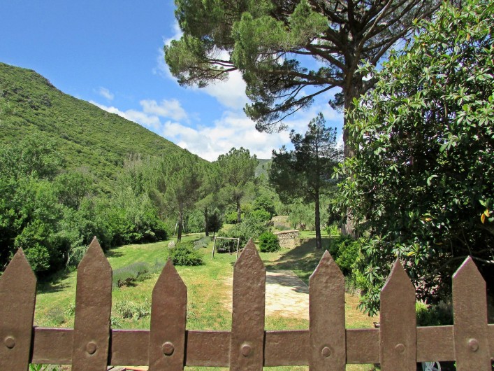 Location de vacances - Gîte à Vieussan - grand gîte pour vos réunions de familles, cousinades/ séminaires