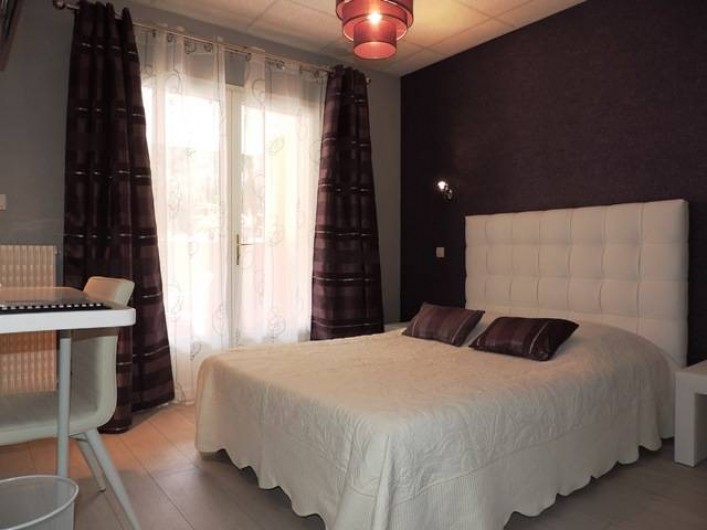 Location de vacances - Hôtel - Auberge à Saint-Paul-de-Fenouillet - chambre avec loggia