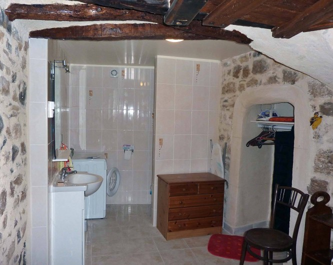 Location de vacances - Appartement à Fontès - Buanderie WC