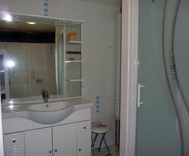 Location de vacances - Appartement à Fontès - Salle de bain chambre 2 et 3