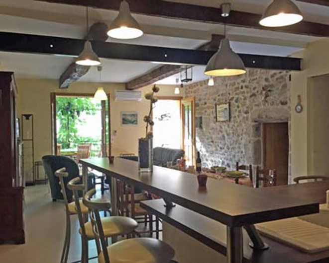 Location de vacances - Appartement à Fontès - Vue de la cuisine salon salle à manger