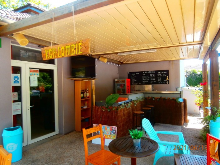 Location de vacances - Chalet à Saint-Geniez-d'Olt - Bar de l'accueil. Accès internet