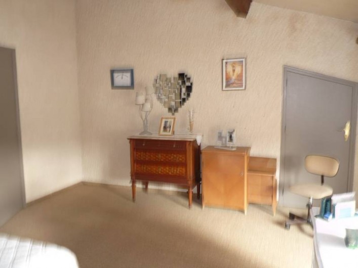 Location de vacances - Villa à Cabriès - Chambre 1 côté salle de bain