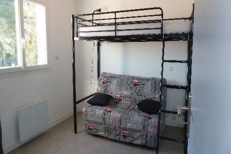 Location de vacances - Appartement à Montescot - chambre 2, 1 canapé BZ pour 2 et 1 lit simple superposé
