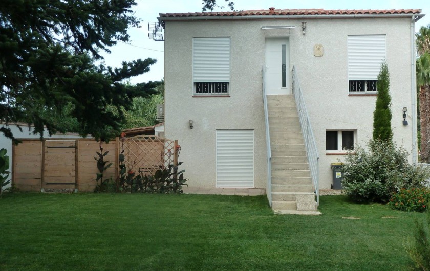 Location de vacances - Appartement à Montescot - l'appartement est à l'étage