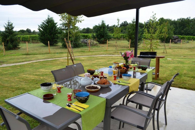 Location de vacances - Gîte à Esclottes - Terrasse gîte "Rouge"