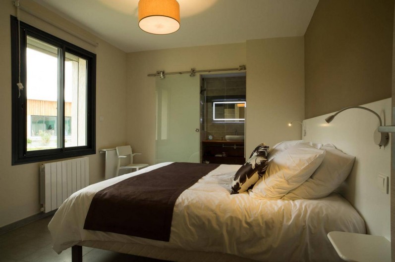 Location de vacances - Gîte à Esclottes - Chambre gîte "Rouge"