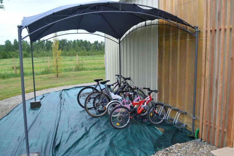 Location de vacances - Gîte à Esclottes - Les vélos à disposition