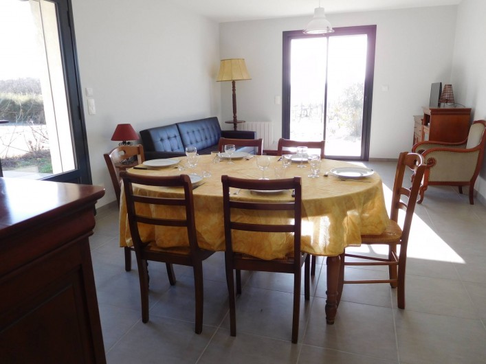 Location de vacances - Gîte à Esclottes - Salle à manger gîte "blanc"