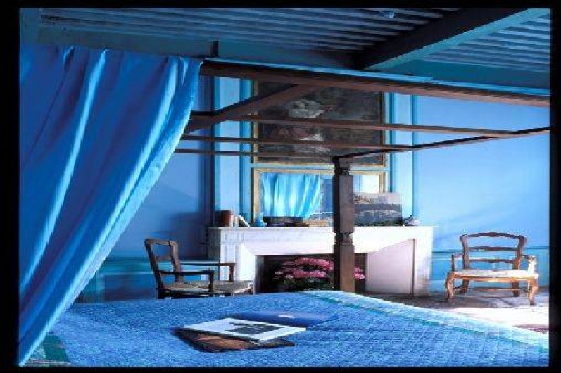 Location de vacances - Château - Manoir à Bourg-Saint-Andéol - chambre  "ma rencontre avec George Sand" lit double a baldaquin et vue sur rhône