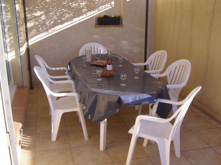 Location de vacances - Villa à Argilliers - terrasse