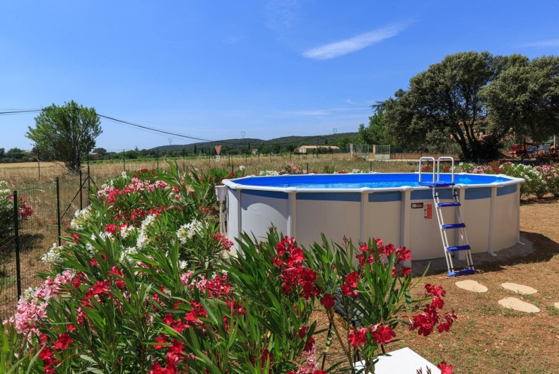 Location de vacances - Villa à Argilliers - piscine