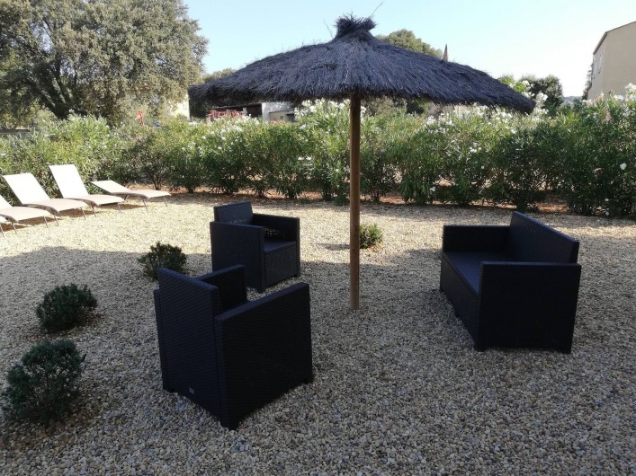 Location de vacances - Villa à Argilliers - jardin