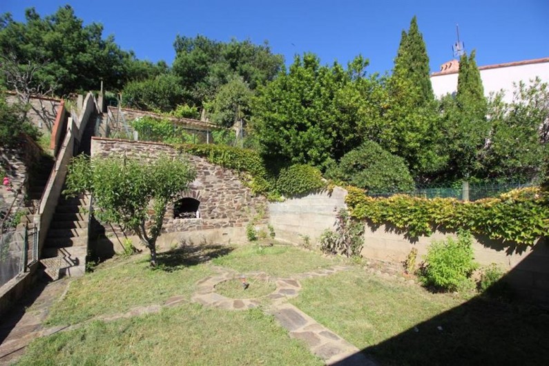 Location de vacances - Villa à Port-Vendres - Jardin vue mer avec barbecue exposé ouest