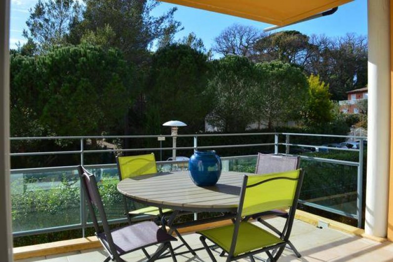 Location de vacances - Appartement à Fréjus - Terrasse